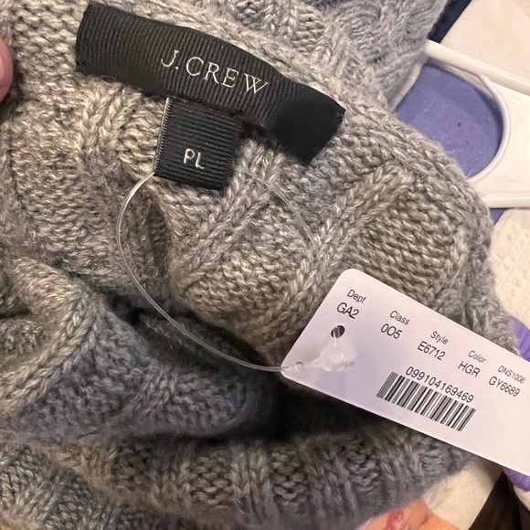 J Crew Cable Knit turtle neck sweater Petite Large Gray Wool, Nylon, Viscose NWT - Picture 3 of 3